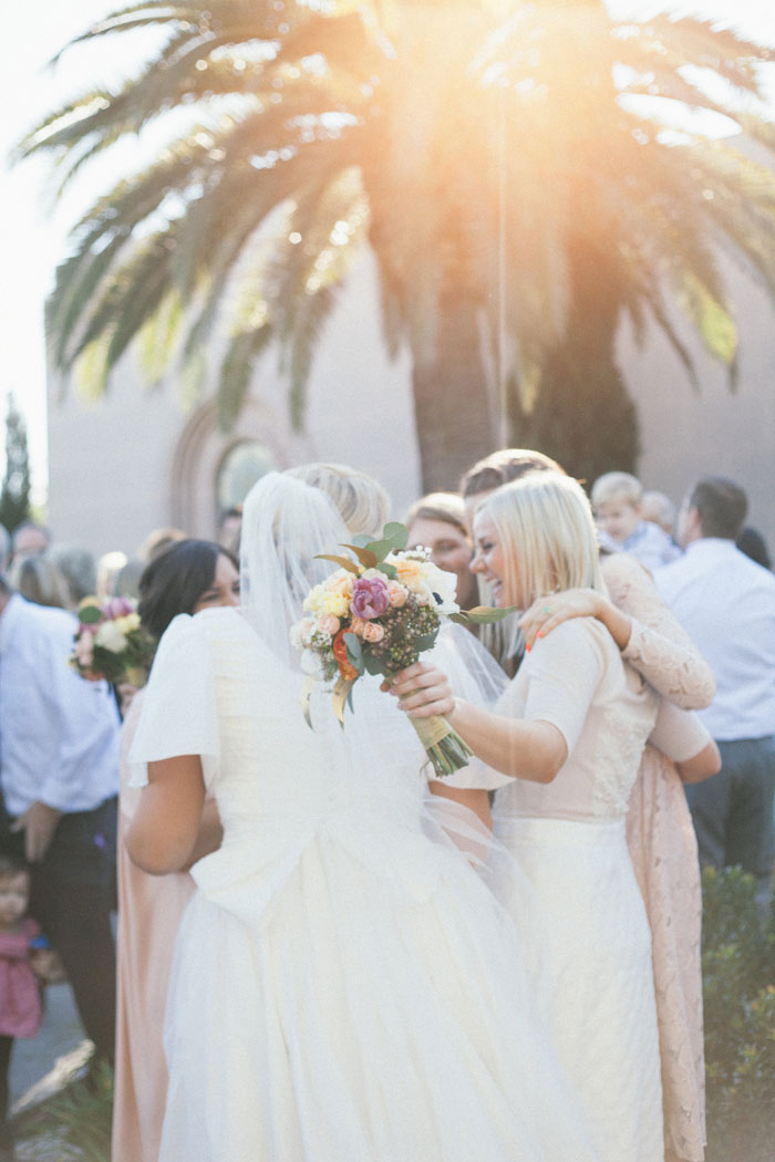 bright-romantic-poppy-wedding-california09