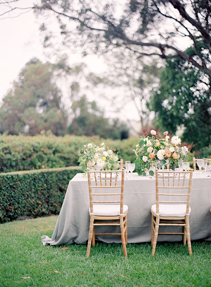 garden-ranunculus-peach-fresh-timeless-inspiration-shoot00