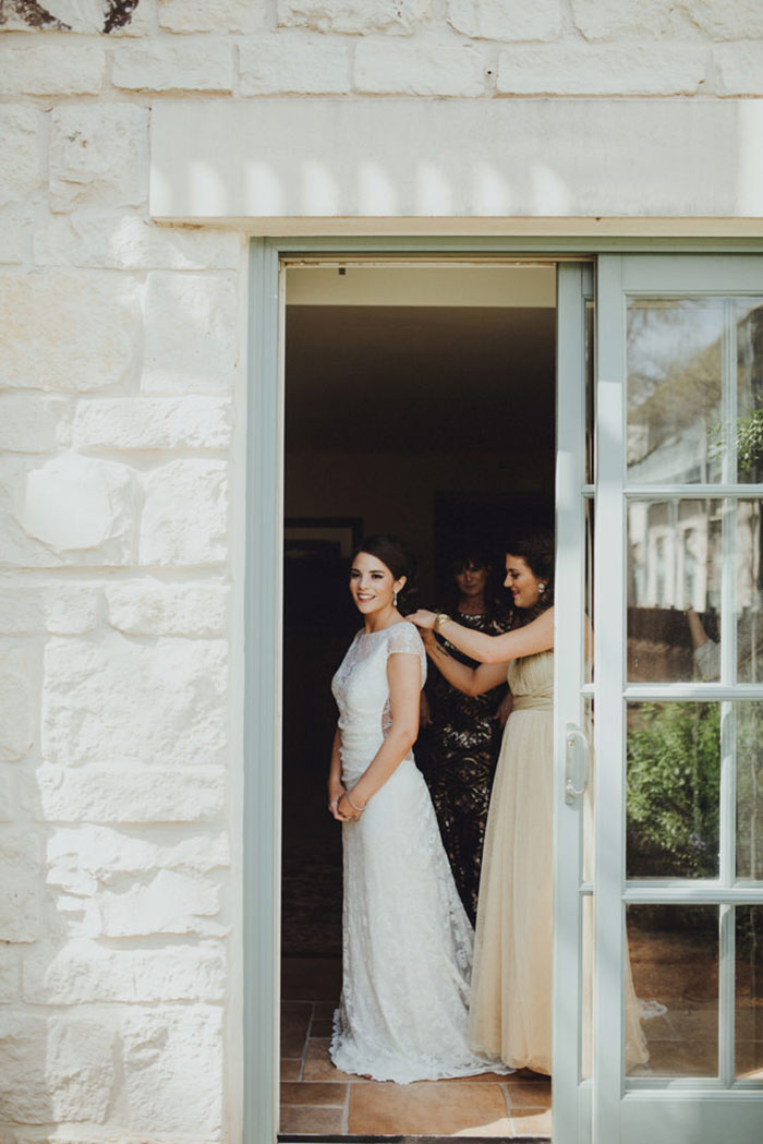 san-antonio-hyatt-regency-hill-country-resort-lace-elegant-white-wedding-inspiration03