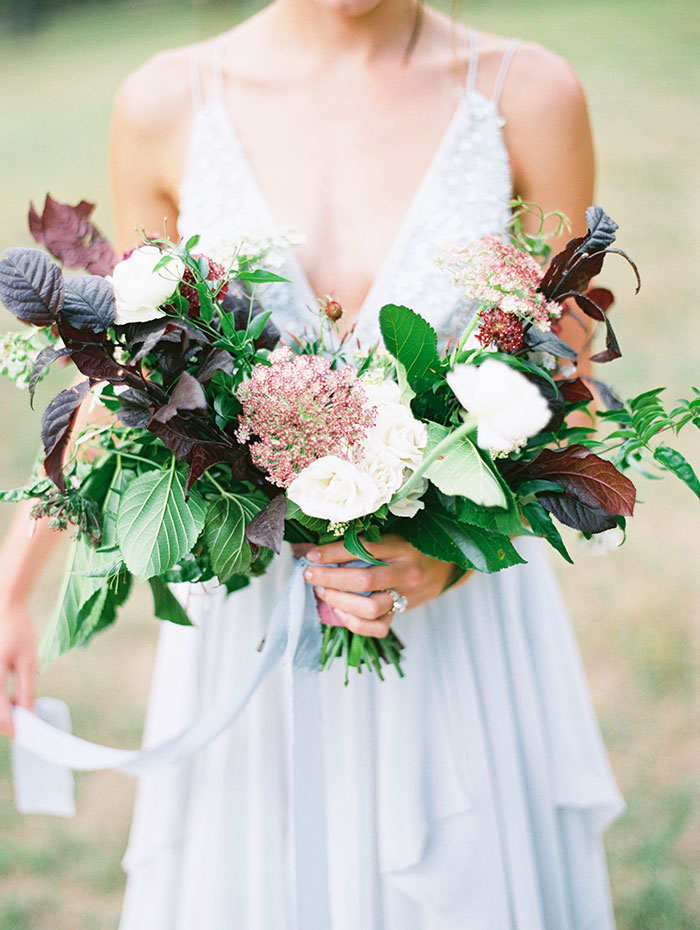 intimate-autumn-wedding-muted-gray-blue-dreamy-inspiration17