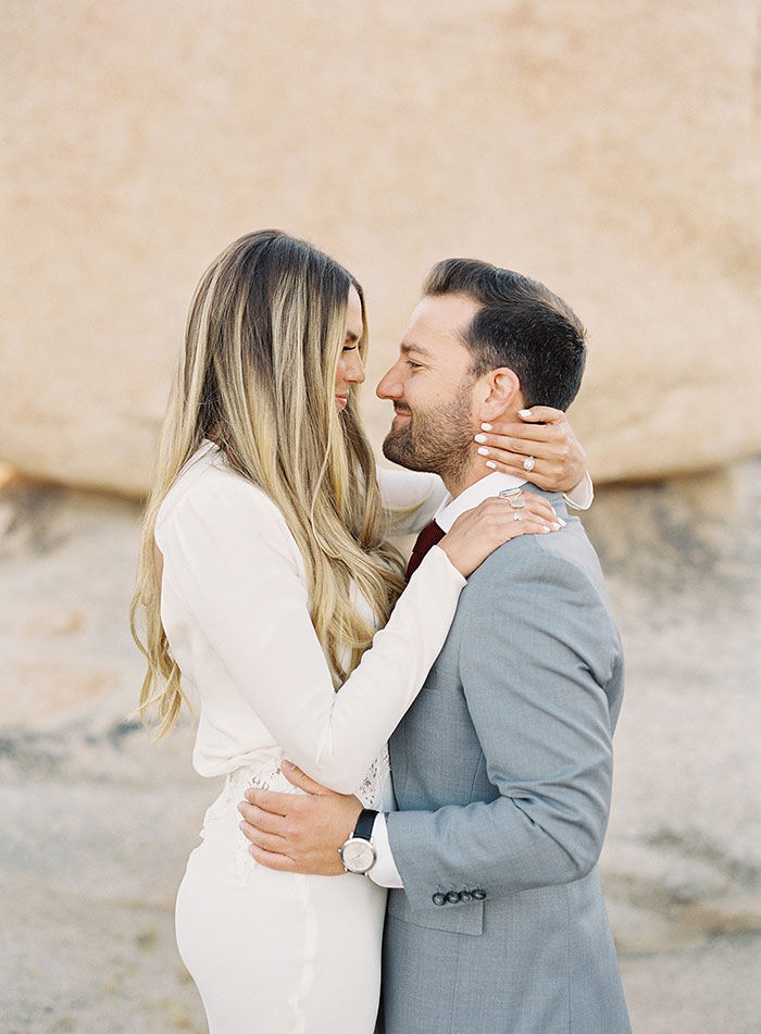 joshua-tree-desert-modern-boho-engagment-session17