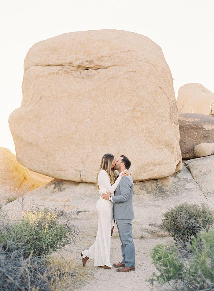 joshua-tree-desert-modern-boho-engagment-session18