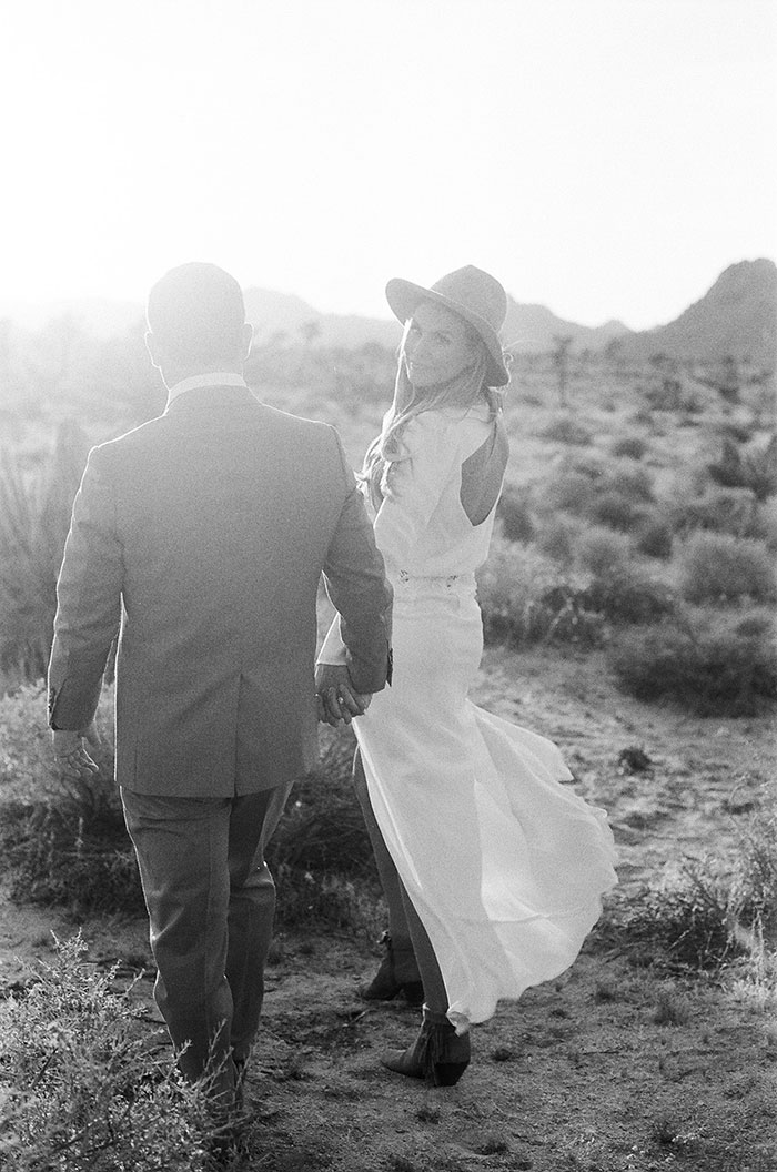 joshua-tree-desert-modern-boho-engagment-session28