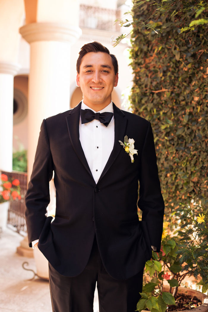 Nicole and Carlos' black tie wedding in Mexico